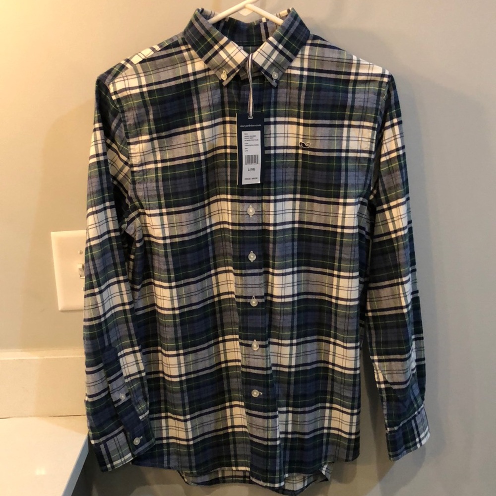 Vineyard vines plaid button up